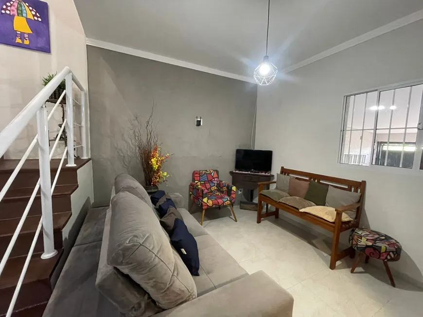 Foto 1 de Sobrado com 3 Quartos à venda, 123m² em Villa Di Cesar, Mogi das Cruzes