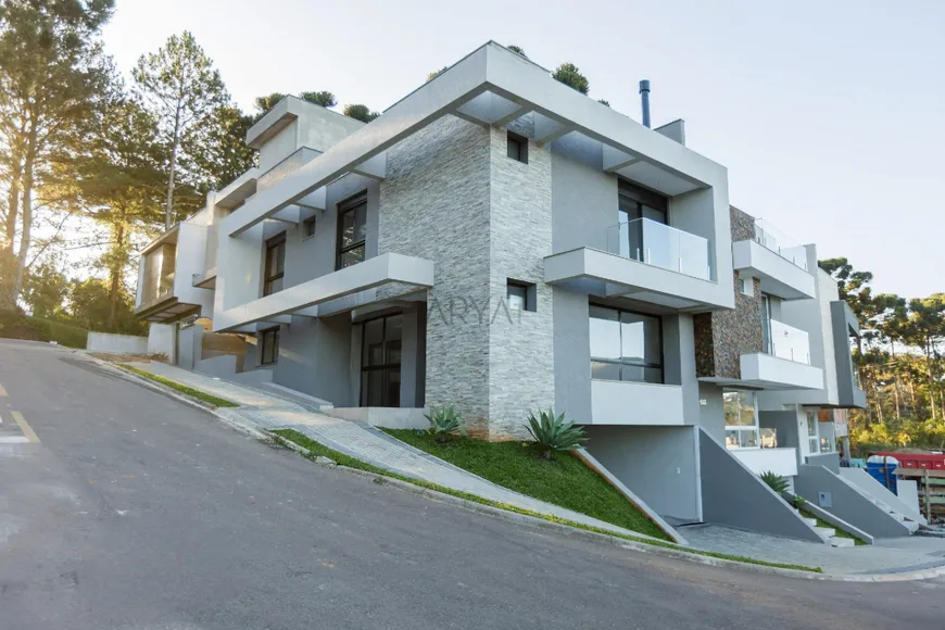 Foto 1 de Casa de Condomínio com 3 Quartos à venda, 214m² em Santa Cândida, Curitiba