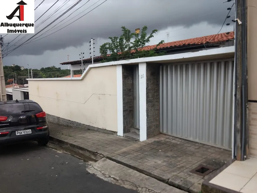 Foto 1 de Casa com 5 Quartos para alugar, 300m² em Cohafuma, São Luís