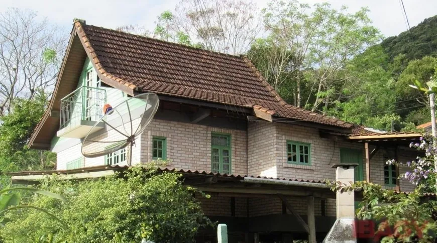 Foto 1 de Casa com 3 Quartos para alugar, 120m² em Sambaqui, Florianópolis