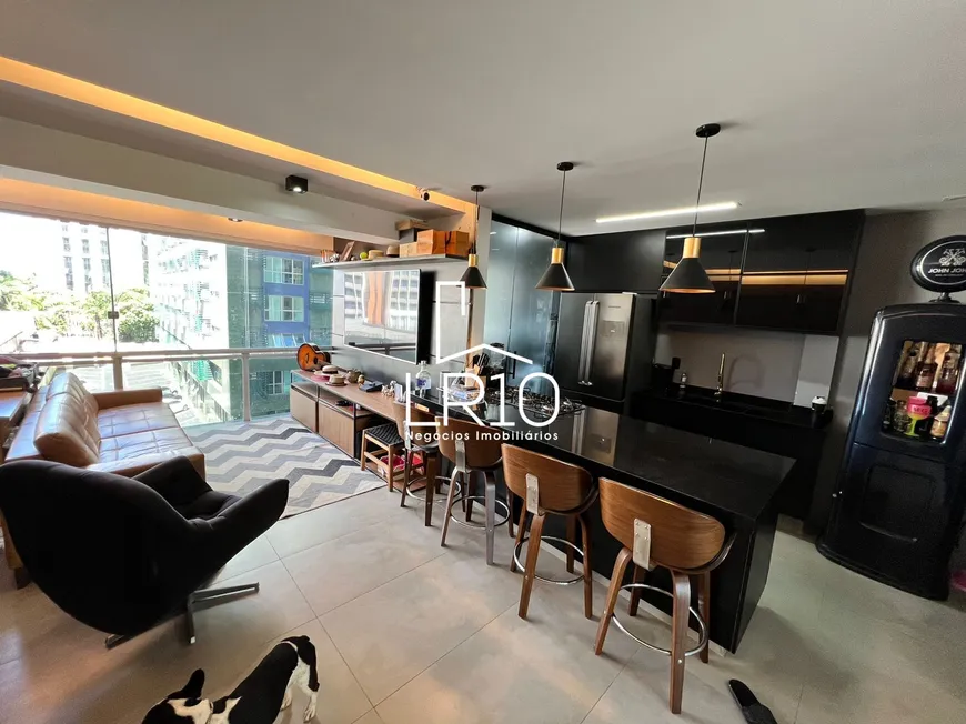 Foto 1 de Apartamento com 2 Quartos para alugar, 66m² em Barra da Tijuca, Rio de Janeiro