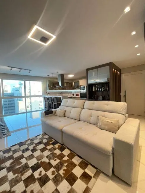 Foto 1 de Apartamento com 3 Quartos à venda, 125m² em Centro, Balneário Camboriú