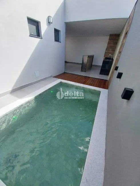 Foto 1 de Casa com 3 Quartos à venda, 250m² em Jardim Botânico, Uberlândia