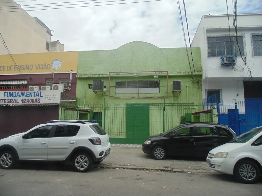 Foto 1 de Galpão/Depósito/Armazém à venda, 632m² em Penha, Rio de Janeiro