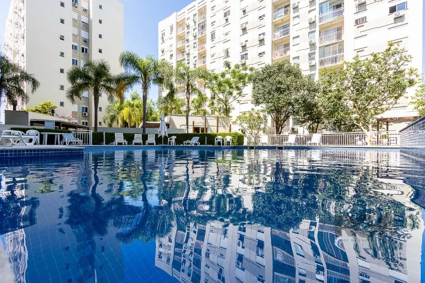 Foto 1 de Apartamento com 3 Quartos à venda, 71m² em Camaquã, Porto Alegre