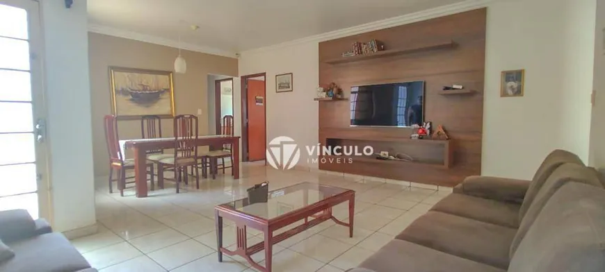 Foto 1 de Casa com 4 Quartos à venda, 231m² em Cidade Jardim, Uberaba