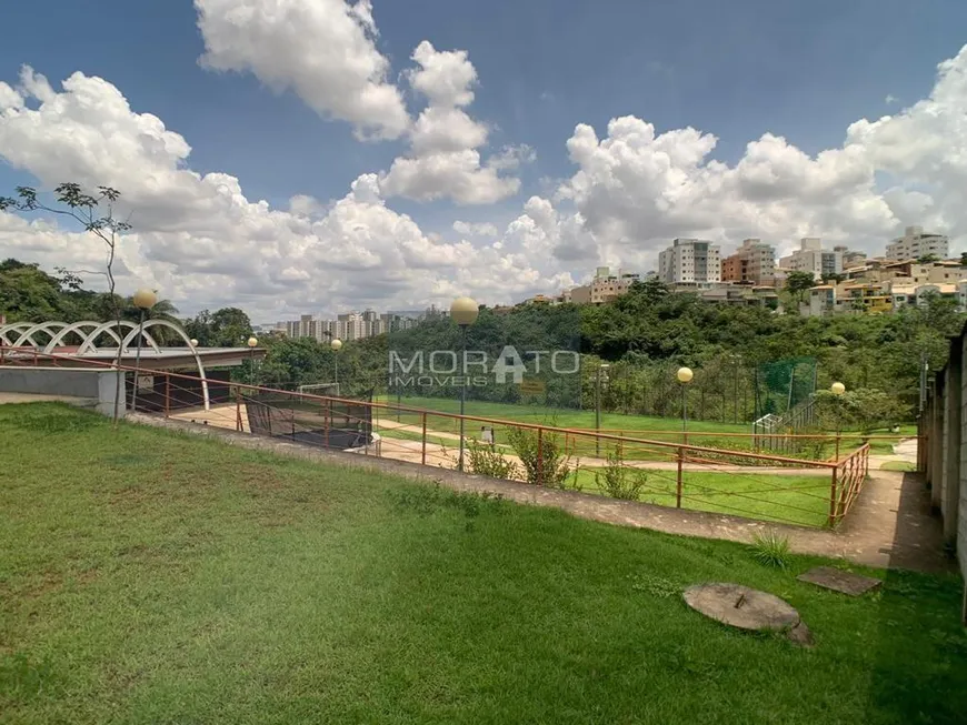 Foto 1 de Lote/Terreno à venda, 420m² em Chácara Cotia, Contagem