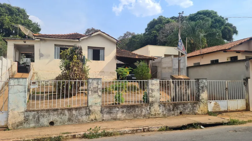 Foto 1 de Casa com 4 Quartos à venda, 1144m² em Centro, Mateus Leme