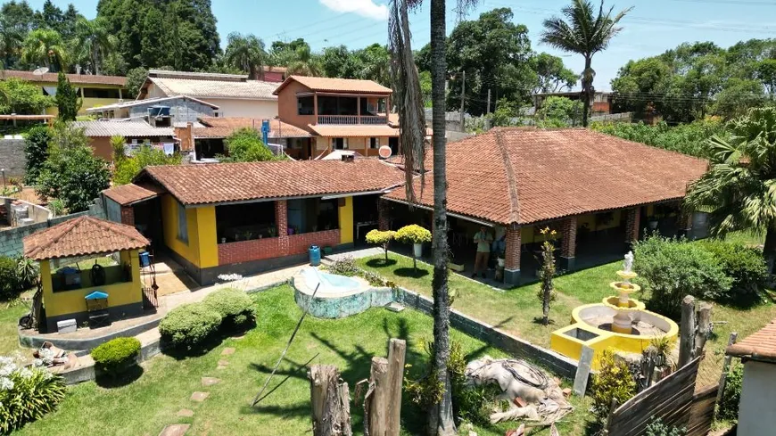 Foto 1 de Fazenda/Sítio com 4 Quartos à venda, 1000m² em Pomar Yuri, Ibiúna