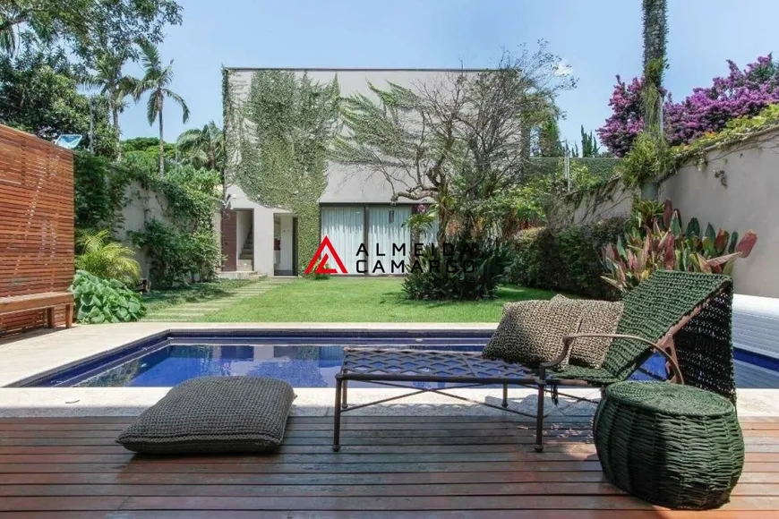 Foto 1 de Casa com 4 Quartos à venda, 450m² em Jardim América, São Paulo