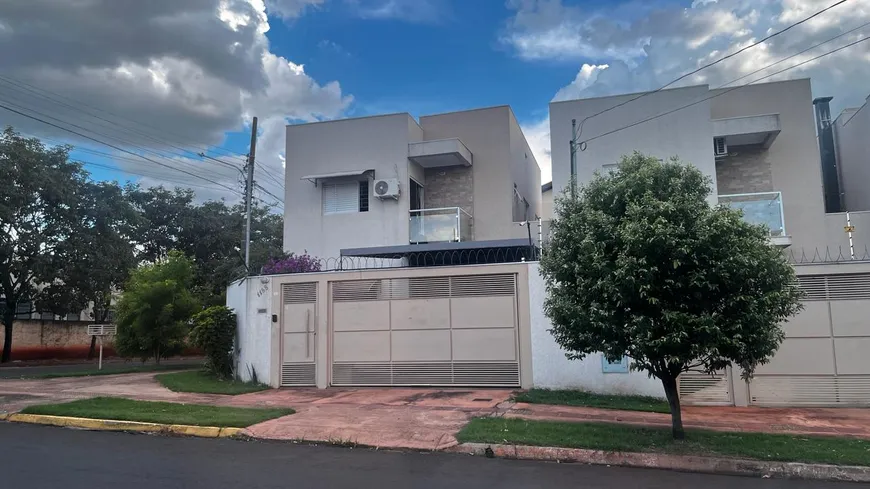 Foto 1 de Sobrado com 3 Quartos à venda, 120m² em Coronel Antonino, Campo Grande