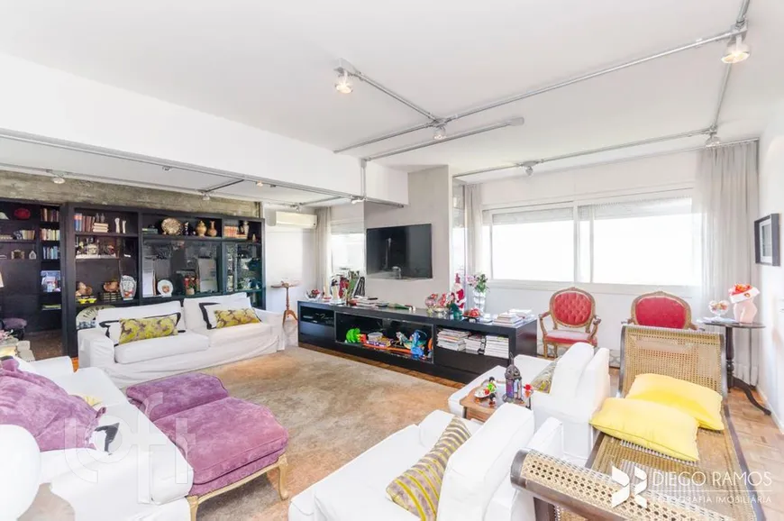 Foto 1 de Apartamento com 3 Quartos à venda, 247m² em Rio Branco, Porto Alegre