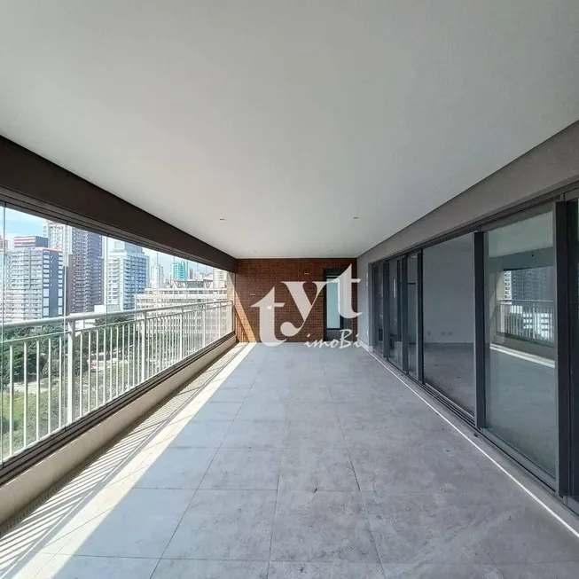 Foto 1 de Apartamento com 3 Quartos à venda, 244m² em Vila Clementino, São Paulo