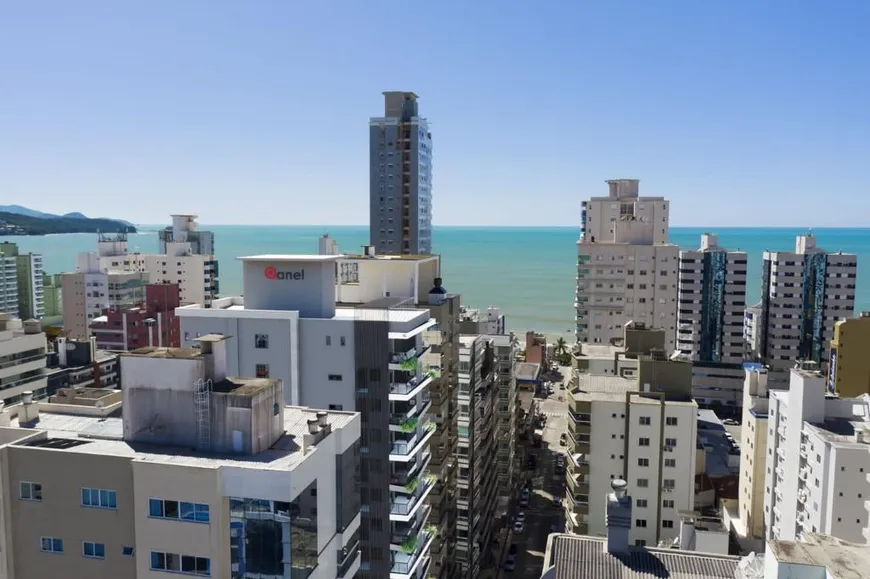 Foto 1 de Apartamento com 3 Quartos à venda, 124m² em Meia Praia, Itapema