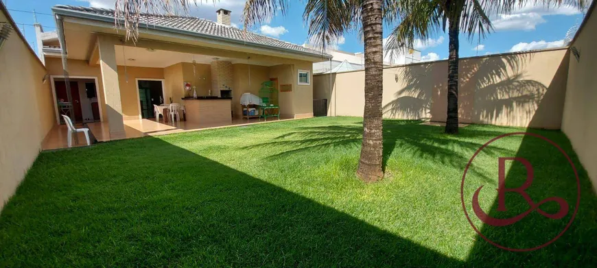 Foto 1 de Casa com 4 Quartos à venda, 250m² em Setor Faiçalville, Goiânia