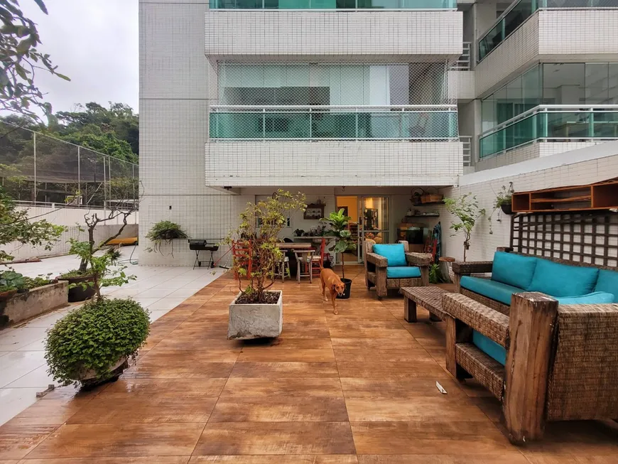 Foto 1 de Apartamento com 3 Quartos à venda, 225m² em José Menino, Santos