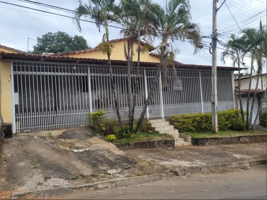 Foto 1 de Casa com 3 Quartos à venda, 240m² em Jardim Novo Mundo, Goiânia