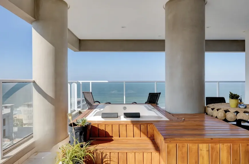 Foto 1 de Apartamento com 3 Quartos para venda ou aluguel, 200m² em Praia Brava de Itajai, Itajaí