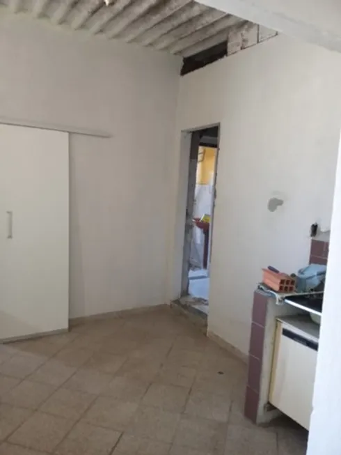 Foto 1 de Apartamento com 1 Quarto para alugar, 30m² em Campo Grande, Rio de Janeiro