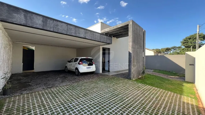 Foto 1 de Casa com 3 Quartos à venda, 230m² em Parque Residencial Alcântara , Londrina