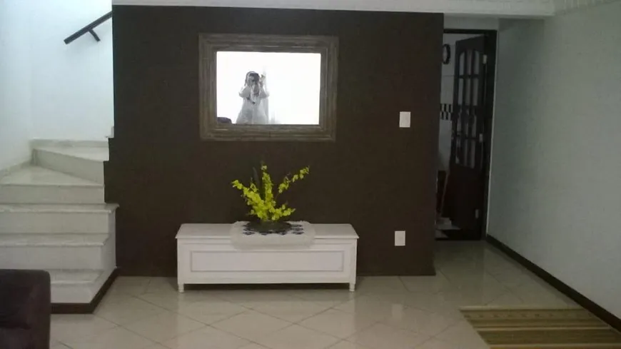 Foto 1 de Sobrado com 4 Quartos à venda, 208m² em Vila Alzira, Santo André