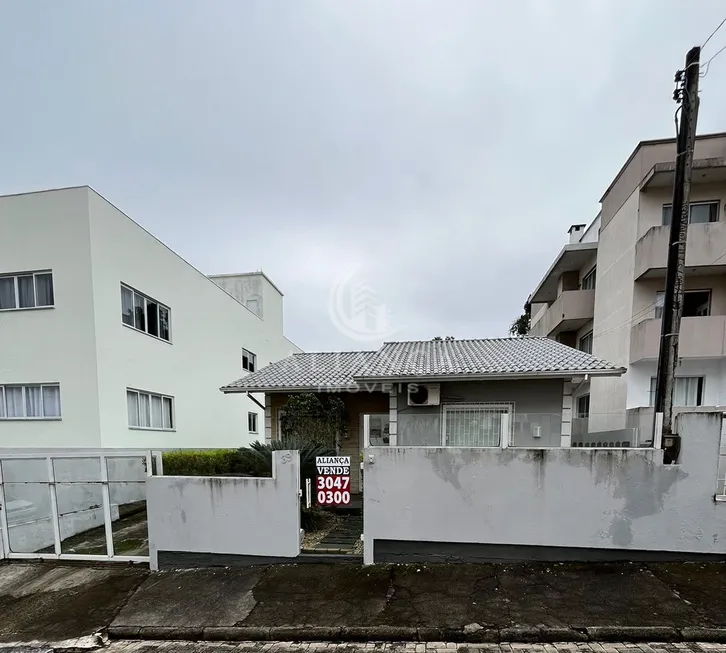 Foto 1 de Casa com 3 Quartos à venda, 109m² em Serraria, São José