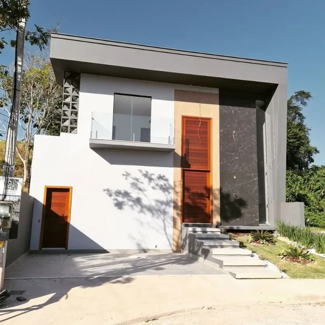 Foto 1 de Casa de Condomínio com 4 Quartos à venda, 240m² em Vale dos Cristais, Macaé