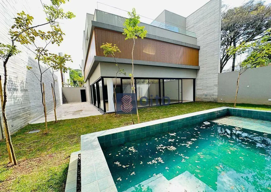 Foto 1 de Casa de Condomínio com 3 Quartos à venda, 740m² em Campo Belo, São Paulo