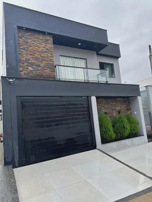 Foto 1 de Casa com 4 Quartos à venda, 226m² em Três Poços, Volta Redonda