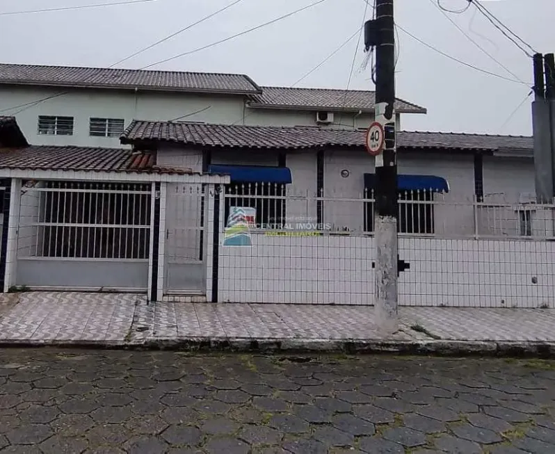 Foto 1 de Casa com 2 Quartos à venda, 65m² em Vila Tupi, Praia Grande