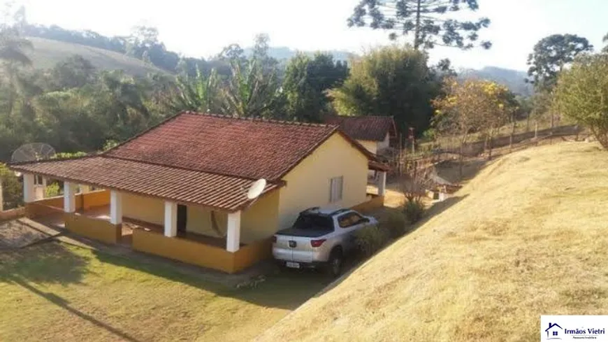 Foto 1 de Fazenda/Sítio com 3 Quartos à venda, 200m² em Centro, Pedra Bela