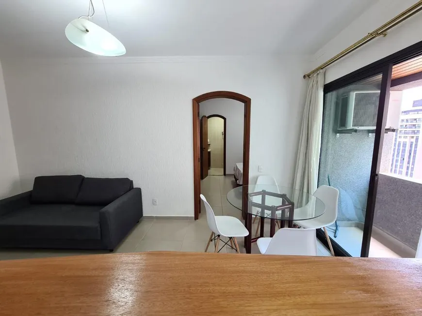 Foto 1 de Apartamento com 1 Quarto para alugar, 40m² em Vila Uberabinha, São Paulo