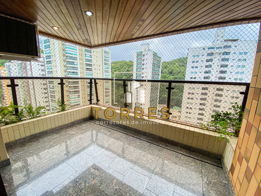 Foto 1 de Apartamento com 4 Quartos à venda, 140m² em Praia das Pitangueiras, Guarujá