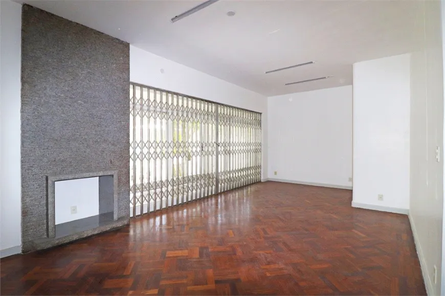 Foto 1 de Sobrado com 1 Quarto para alugar, 581m² em Pacaembu, São Paulo