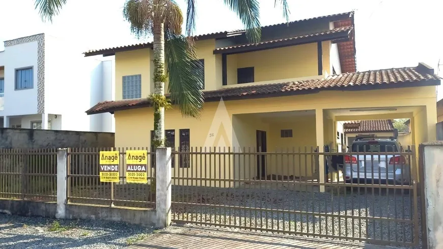 Foto 1 de Casa com 4 Quartos à venda, 276m² em Vila Nova, Joinville