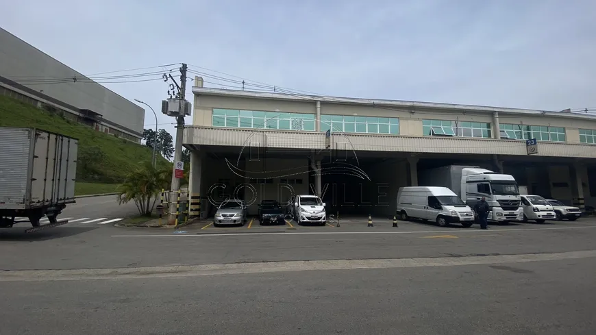 Foto 1 de Galpão/Depósito/Armazém para alugar, 1101m² em Itaqui, Itapevi