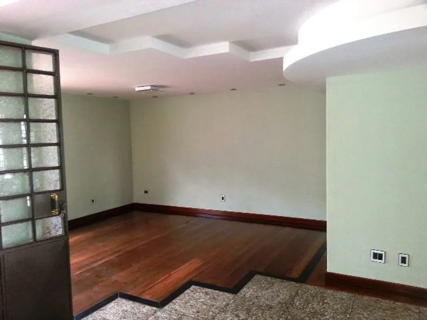 Foto 1 de Casa com 4 Quartos à venda, 390m² em Castelo, Belo Horizonte