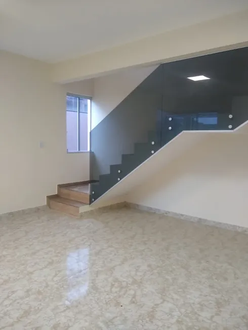 Foto 1 de Casa com 3 Quartos à venda, 247m² em Diamante, Belo Horizonte