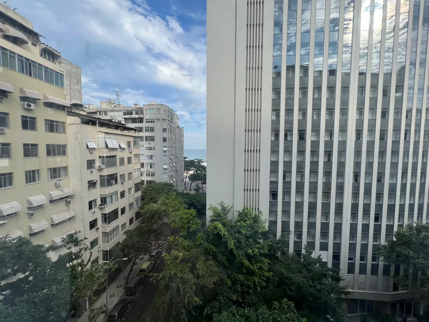 Foto 1 de Apartamento com 3 Quartos à venda, 161m² em Leme, Rio de Janeiro