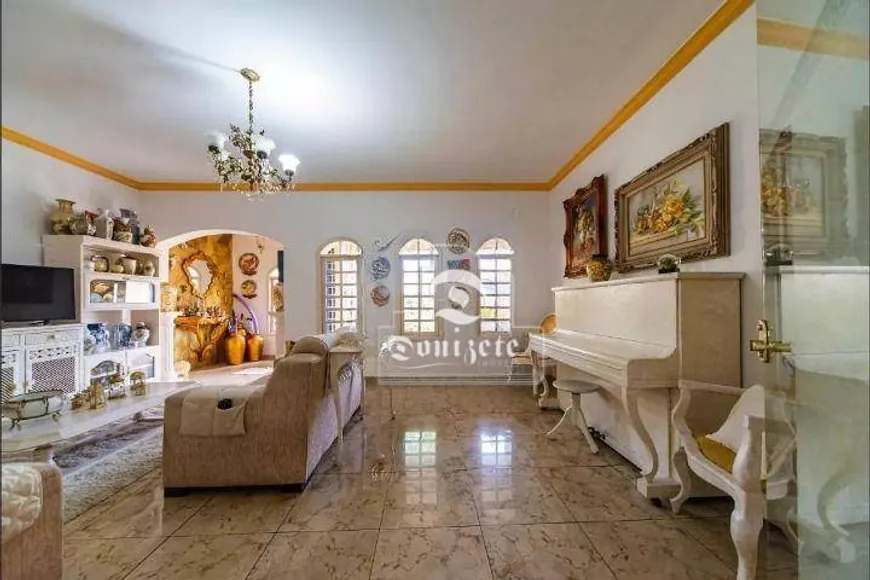 Foto 1 de Casa com 4 Quartos à venda, 375m² em Vila Pires, Santo André
