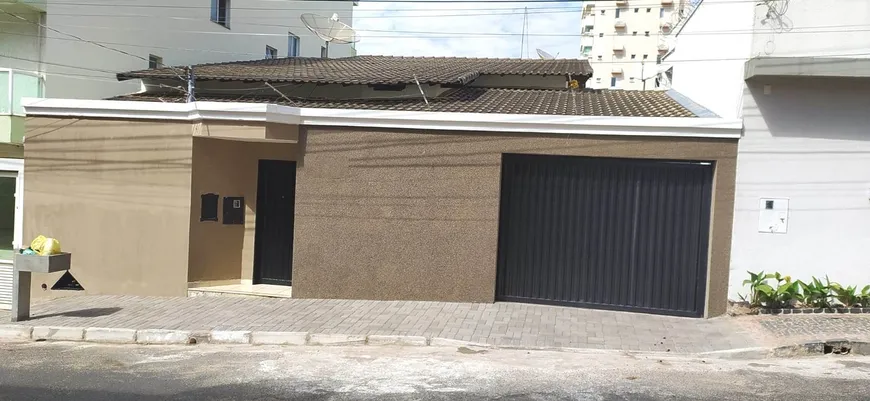 Foto 1 de Casa com 3 Quartos à venda, 250m² em Tabajaras, Uberlândia