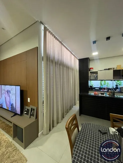 Foto 1 de Casa de Condomínio com 3 Quartos à venda, 255m² em Gleba Simon Frazer, Londrina