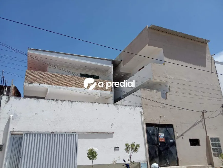 Foto 1 de Casa com 3 Quartos para alugar, 396m² em Cajazeiras, Fortaleza