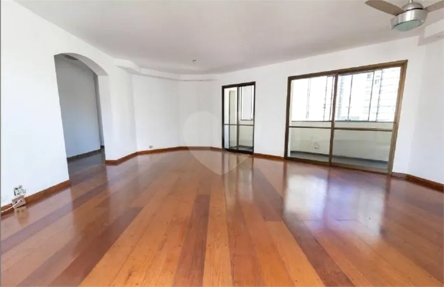 Foto 1 de Apartamento com 3 Quartos à venda, 220m² em Campo Belo, São Paulo