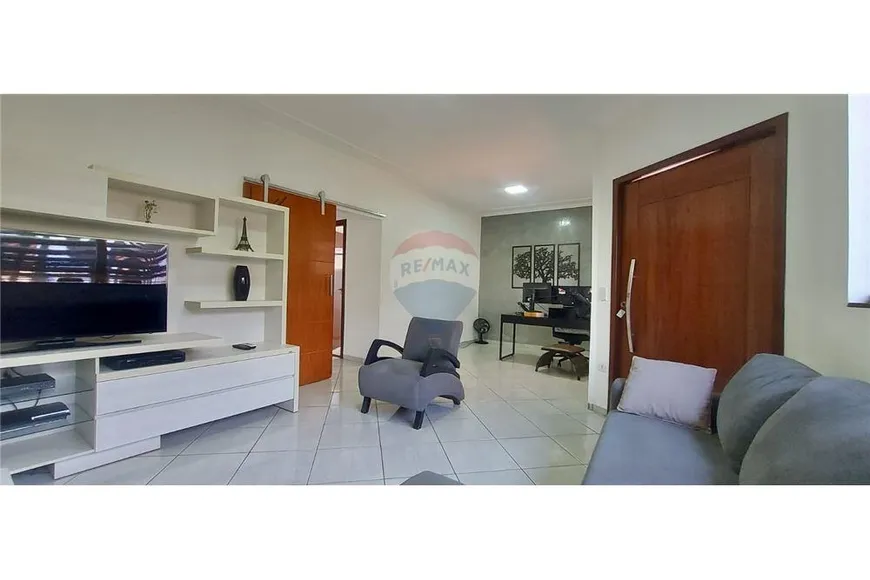 Foto 1 de Casa com 3 Quartos à venda, 207m² em Parque Alvorada, Dourados