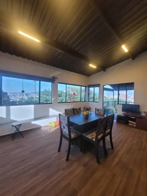 Foto 1 de Casa com 2 Quartos à venda, 89m² em Jardim Pacaembú, Jundiaí