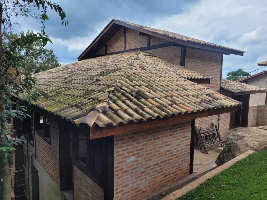 Foto 1 de Casa com 3 Quartos à venda, 169m² em Parque Petrópolis, Mairiporã