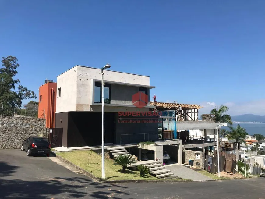 Foto 1 de Casa de Condomínio com 3 Quartos à venda, 323m² em Cacupé, Florianópolis