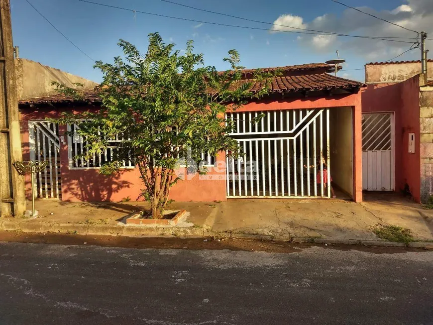 Foto 1 de Casa com 3 Quartos à venda, 233m² em Planalto, Uberlândia