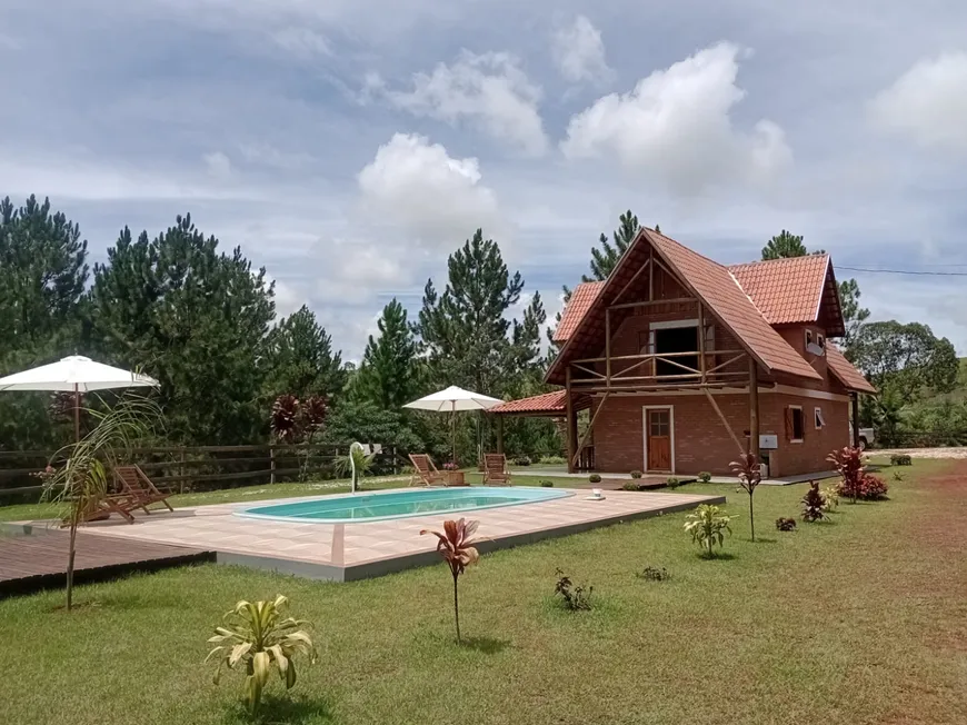 Foto 1 de Sobrado com 3 Quartos para venda ou aluguel, 350m² em Area Rural de Lagoinha, Lagoinha